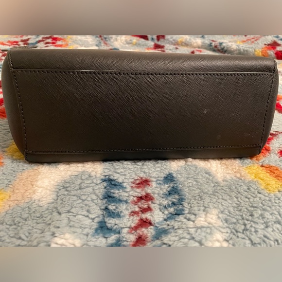 MICHAEL KORS Black with gold chain shoulder tote - Picture 11 of 11